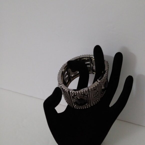 Vintage Black Silver Tone Bracelet - Picture 5 of 12